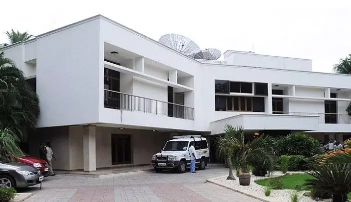 പോയസ് ഗാര്‍ഡനിലെ വേദനിലയത്തില്‍ പരിശോധന