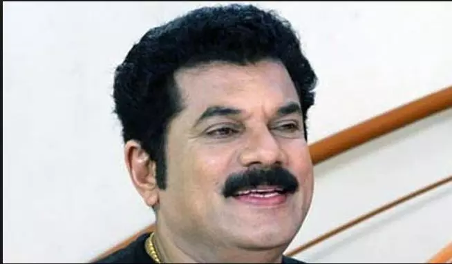 മുകേഷിന് കെട്ടിവയ്ക്കാനുള്ള തുക കശുവണ്ടി തൊഴിലാളികള് സംഭാവന ചെയ്തു മുകേഷിന് കെട്ടിവയ്ക്കാനുള്ള തുക കശുവണ്ടി തൊഴിലാളികള് സംഭാവന ചെയ്തു