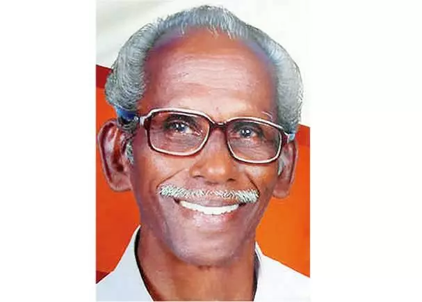 ആത്മഹത്യ ചെയ്ത മുന് പഞ്ചായത്ത് പ്രസിഡന്റ് കൃഷ്ണന് ദളിത് പീഡനത്തിന്റെ ഇരയെന്ന് ആക്ഷേപം ആത്മഹത്യ ചെയ്ത മുന് പഞ്ചായത്ത് പ്രസിഡന്റ് കൃഷ്ണന് ദളിത് പീഡനത്തിന്റെ ഇരയെന്ന് ആക്ഷേപം