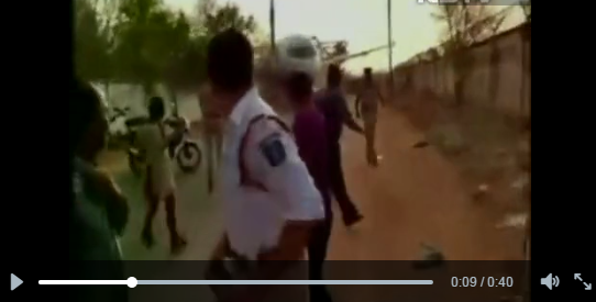 ഹൈദരാബാദില്‍ ക്രെയിനില്‍ വിമാനം മാറ്റുന്നതിനിടെ തകര്‍ന്നുവീണു