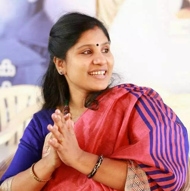 നിശാന്തിനെ പരിചയപ്പെടുമ്പോൾ എന്റെ പ്രായം14. അതും ബാലപീഡനമാകുമോ? ബല്റാമിനോട് ദീപ ടീച്ചര് നിശാന്തിനെ പരിചയപ്പെടുമ്പോൾ എന്റെ പ്രായം14. അതും ബാലപീഡനമാകുമോ? ബല്റാമിനോട് ദീപ ടീച്ചര്