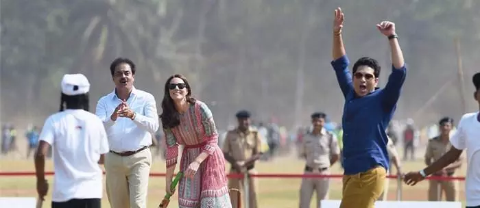 രാജകുമാരനും രാജകുമാരിക്കുമൊപ്പം ക്രിക്കറ്റ് കളിച്ച് സച്ചിന്‍