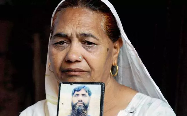 തടവുകാരന്റെ മരണം: ഇന്ത്യക്ക് പാകിസ്ഥാന്റെ വിമര്ശം തടവുകാരന്റെ മരണം: ഇന്ത്യക്ക് പാകിസ്ഥാന്റെ വിമര്ശം