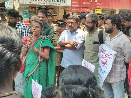 ശൈശവ വിവാഹ കേസുകളില് പോക്സോ നിയമം ചുമത്തില്ലെന്ന് വയനാട് ജില്ലാകലക്ടര് ശൈശവ വിവാഹ കേസുകളില് പോക്സോ നിയമം ചുമത്തില്ലെന്ന് വയനാട് ജില്ലാകലക്ടര്