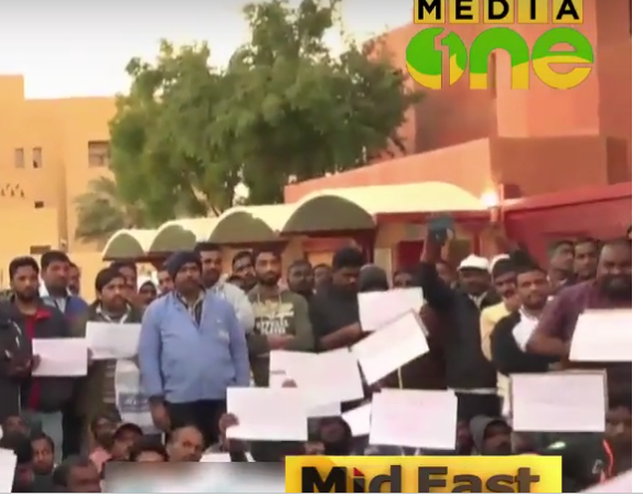 വികെ സിംഗിനോട് ദുരിതക്കഥകള്‍ പങ്കുവച്ച് ഖറാഫി നാഷണൽ കമ്പനിയിലെ തൊഴിലാളികള്‍