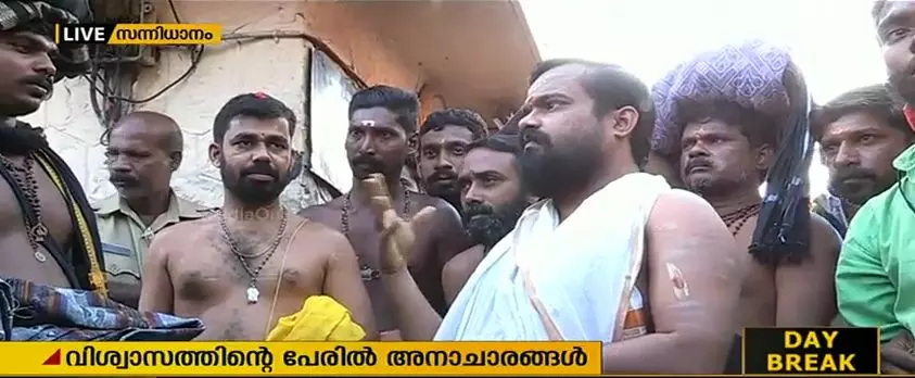 വിശ്വാസത്തിന്റെ പേരില് അനാചാരങ്ങള്; ബോധവത്കരണവുമായി മാളികപ്പുറം മേല്ശാന്തി വിശ്വാസത്തിന്റെ പേരില് അനാചാരങ്ങള്; ബോധവത്കരണവുമായി മാളികപ്പുറം മേല്ശാന്തി