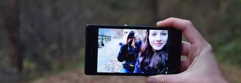 സെല്ഫി ചര്മത്തെ തളര്ത്തും, പ്രായം വര്ധിപ്പിക്കും സെല്ഫി ചര്മത്തെ തളര്ത്തും, പ്രായം വര്ധിപ്പിക്കും