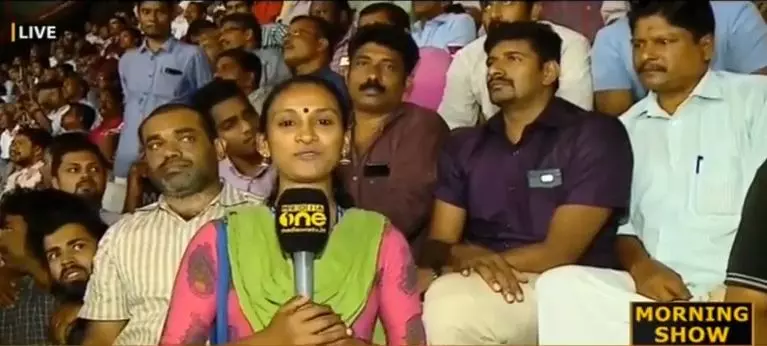 ഗാലറിയിലിരുന്ന് കളി കണ്ട് ടോം ജോസഫിന്റെ പ്രതിഷേധം ഗാലറിയിലിരുന്ന് കളി കണ്ട് ടോം ജോസഫിന്റെ പ്രതിഷേധം