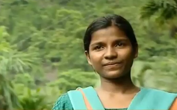 ആദിവാസി വിദ്യാര്ഥിനിയുടെ പഠനത്തിന് സഹായവുമായി ഫേസ്ബുക്ക് കൂട്ടായ്മ ആദിവാസി വിദ്യാര്ഥിനിയുടെ പഠനത്തിന് സഹായവുമായി ഫേസ്ബുക്ക് കൂട്ടായ്മ