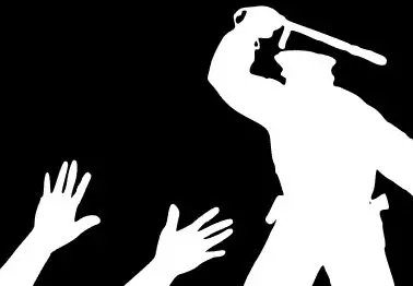 വാട്സ്ആപ്പില് മെസേജ് അയച്ചാല് പൊലീസ് പരാതിക്കാരുടെ വീട്ടിലെത്തും വാട്സ്ആപ്പില് മെസേജ് അയച്ചാല് പൊലീസ് പരാതിക്കാരുടെ വീട്ടിലെത്തും