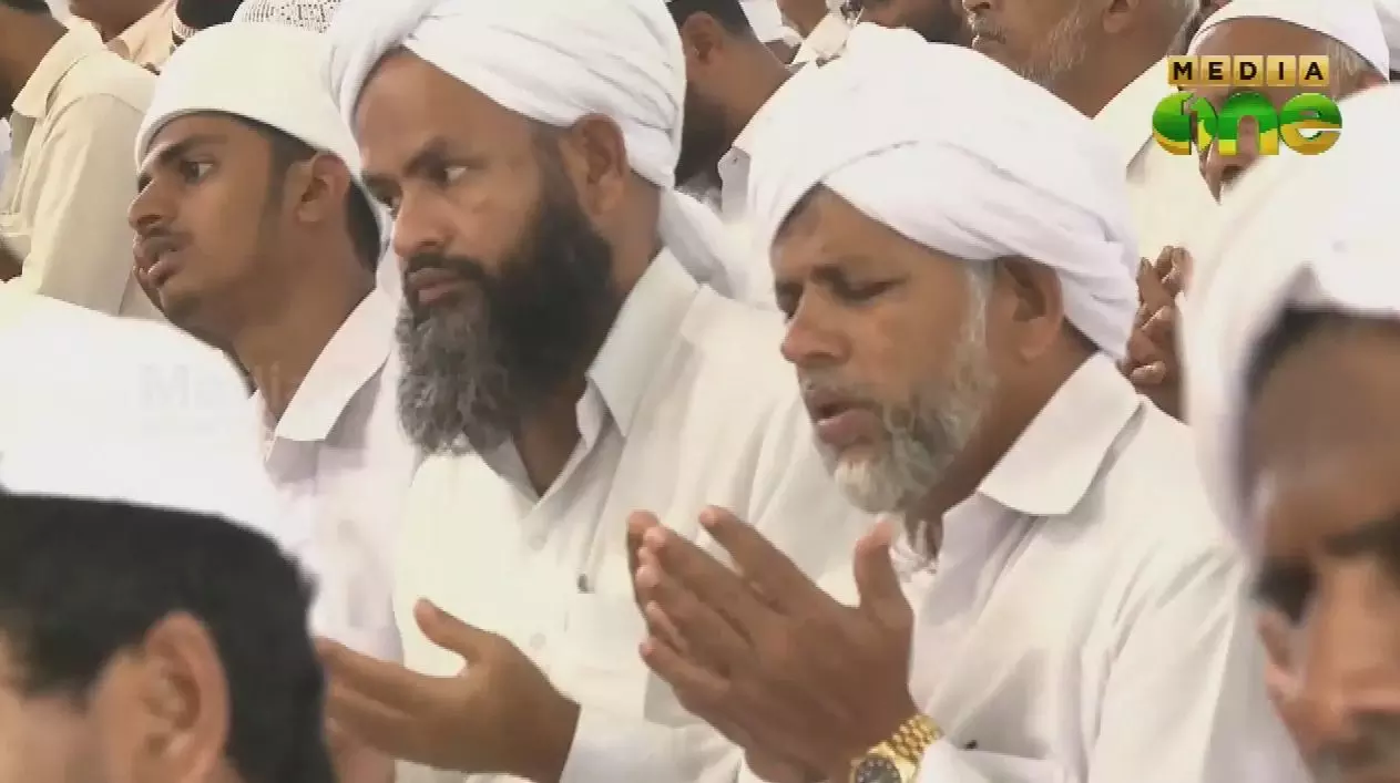 റമദാനിലെ അവസാന ജുമാ നമസ്കാരത്തിന് വന്‍തിരക്ക്