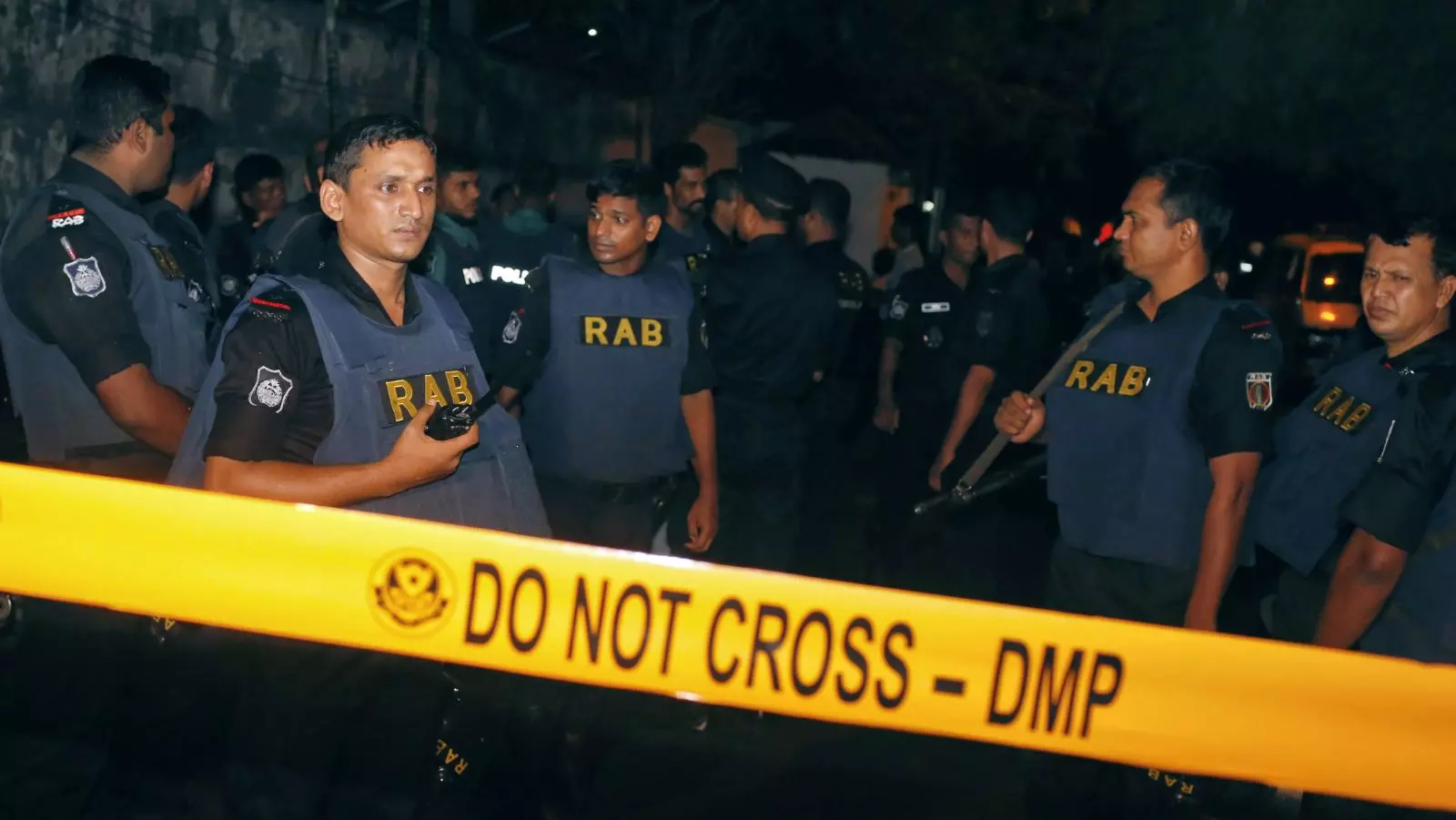 ധാക്ക ഭീകരാക്രമണം: പിന്നില്‍ രാജ്യത്തെ സായുധസംഘമെന്ന് ബംഗ്ലാദേശ് ആഭ്യന്തരമന്ത്രി