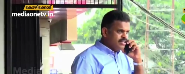 മിനി കൂപ്പര്‍ വിവാദം; കേരളത്തില്‍ നികുതി അടയ്ക്കില്ലെന്ന് കാരാട്ട് ഫൈസല്‍