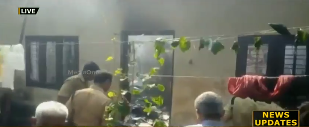 ആലപ്പുഴ നഗരത്തിൽ വീട് കത്തി നശിച്ചു