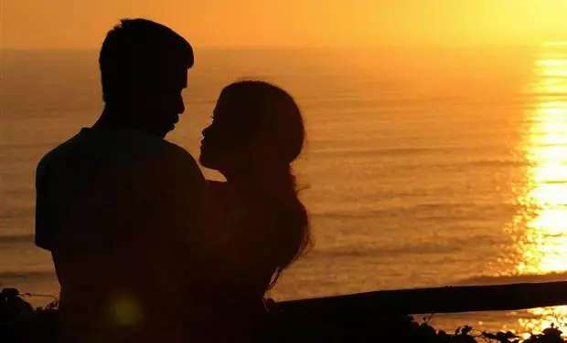 വിവാഹിതരാവാതെ ഒരുമിച്ചു ജീവിച്ച വിദ്യാര്‍ഥികളെ കോളജ് പുറത്താക്കിയതിനെ അനുകൂലിച്ച് ഹൈക്കോടതി