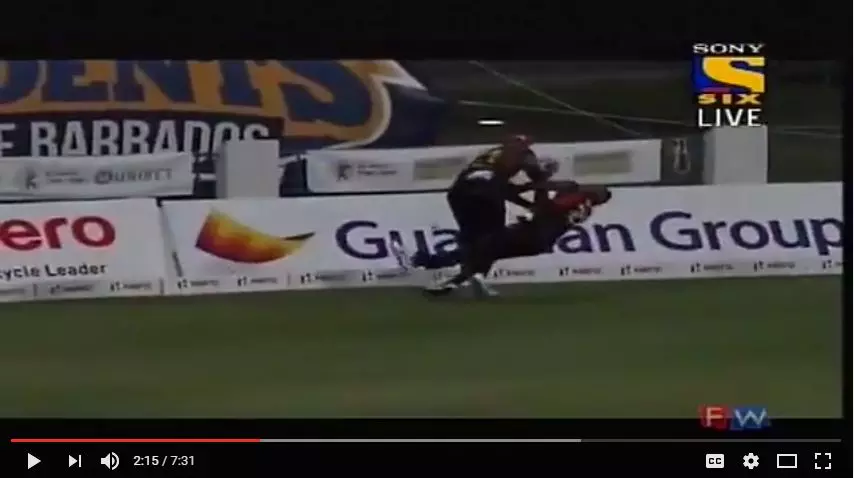 ഫീല്ഡിങിനിടെ സഹതാരവുമായി കൂട്ടിയിടിച്ച് വെസ്റ്റിന്ഡീസ് താരത്തിന് ഗുരുതര പരിക്ക് ഫീല്ഡിങിനിടെ സഹതാരവുമായി കൂട്ടിയിടിച്ച് വെസ്റ്റിന്ഡീസ് താരത്തിന് ഗുരുതര പരിക്ക്