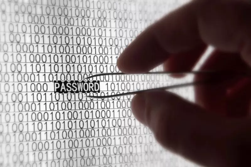 സാമൂഹ്യ മാധ്യമങ്ങളിലൂടെയുള്ള വിമര്‍ശം: ജീവനക്കാര്‍ക്ക് കൂച്ചുവിലങ്ങിടാനൊരുങ്ങി കേന്ദ്രം