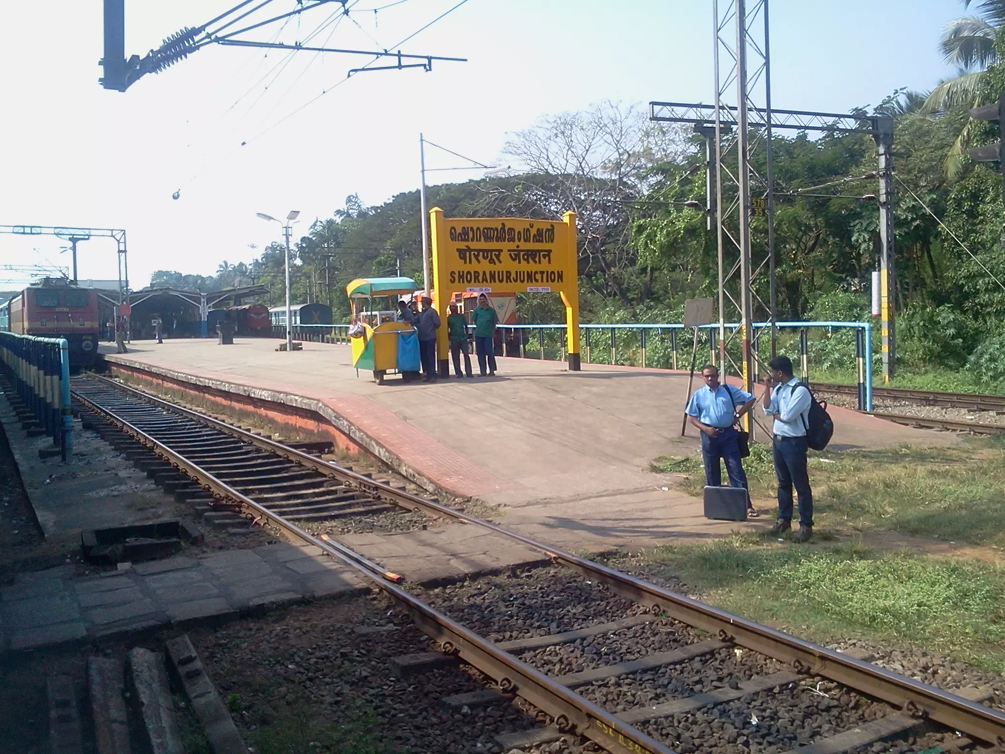 ഷൊര്ണൂര് റയില്വേ സ്റ്റേഷനില് നിന്ന് കുട്ടികളെ പിടികൂടിയതിനെക്കുറിച്ച് ഉന്നത അന്വേഷണം വേണം ഷൊര്ണൂര് റയില്വേ സ്റ്റേഷനില് നിന്ന് കുട്ടികളെ പിടികൂടിയതിനെക്കുറിച്ച് ഉന്നത അന്വേഷണം വേണം