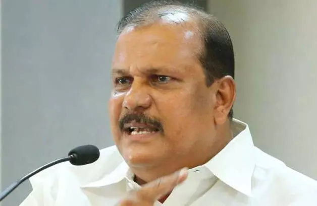 സമ്പന്നരും രാഷ്ട്രീയക്കാരുമായുള്ള കൂട്ടുകച്ചവടമാണ് കേരള രാഷ്ട്രീയത്തിലെ അപകടമെന്ന് പി.സി ജോർജ് സമ്പന്നരും രാഷ്ട്രീയക്കാരുമായുള്ള കൂട്ടുകച്ചവടമാണ് കേരള രാഷ്ട്രീയത്തിലെ അപകടമെന്ന് പി.സി ജോർജ്