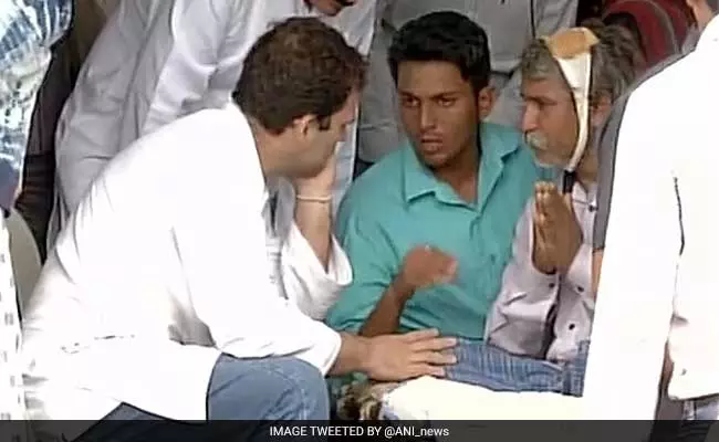 ദലിത് യുവാക്കള്ക്ക് മര്ദനം; രാഹുല് ഗാന്ധി ഉനയിലെത്തി ദലിത് യുവാക്കള്ക്ക് മര്ദനം; രാഹുല് ഗാന്ധി ഉനയിലെത്തി