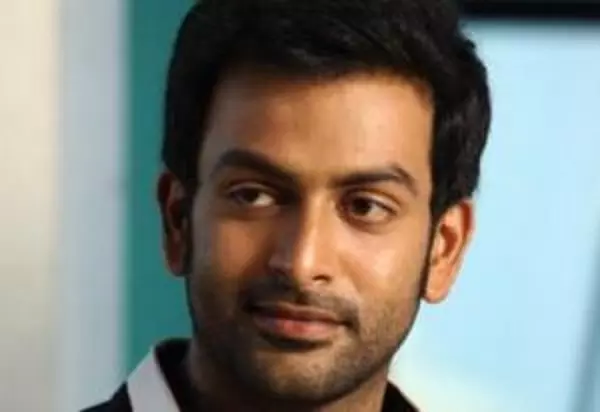 ചെങ്കോലിലെ സേതുമാധവന് ഇപ്പോഴും വേട്ടയാടുന്നതായി പൃഥ്വിരാജ് ചെങ്കോലിലെ സേതുമാധവന് ഇപ്പോഴും വേട്ടയാടുന്നതായി പൃഥ്വിരാജ്