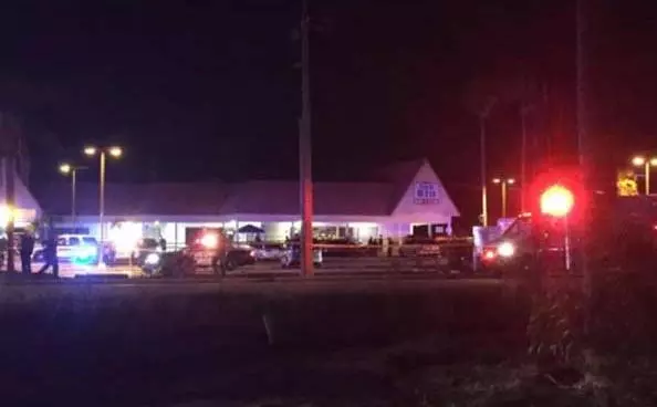 അമേരിക്കയിലെ നിശാക്ലബ്ബില് വെടിവെപ്പ്; രണ്ടു പേര് മരിച്ചു അമേരിക്കയിലെ നിശാക്ലബ്ബില് വെടിവെപ്പ്; രണ്ടു പേര് മരിച്ചു