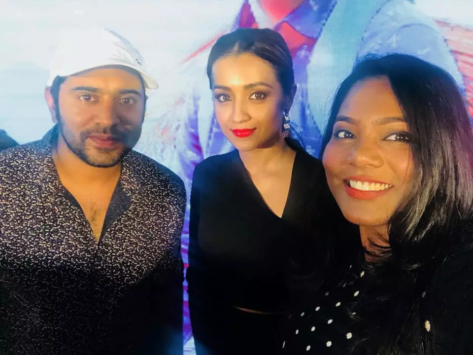 തൃഷയുടെ ശബ്ദം കേട്ടു നോക്കണേ! അത് ഞമ്മന്റേതാ ഹേ ജൂഡില് തൃഷക്ക് ശബ്ദം നല്കിയത് സയനോര തൃഷയുടെ ശബ്ദം കേട്ടു നോക്കണേ! അത് ഞമ്മന്റേതാ ഹേ ജൂഡില് തൃഷക്ക് ശബ്ദം നല്കിയത് സയനോര