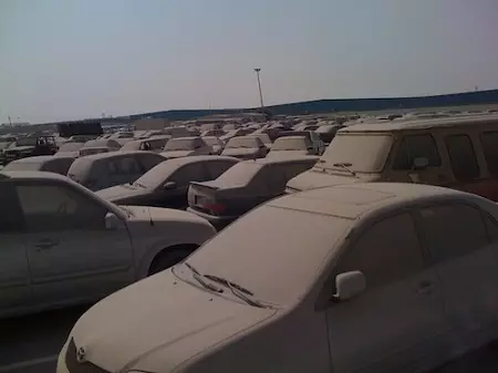 യുഎഇയില് ഉപേക്ഷിക്കപ്പെട്ട വാഹനങ്ങള് പിടിച്ചെടുത്ത് ലേലം ചെയ്യാന് നിയമം യുഎഇയില് ഉപേക്ഷിക്കപ്പെട്ട വാഹനങ്ങള് പിടിച്ചെടുത്ത് ലേലം ചെയ്യാന് നിയമം