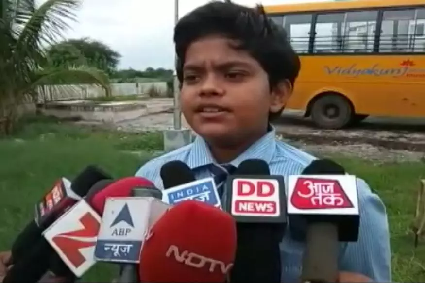 ദയവുചെയ്ത് സ്കൂള്‍ ബസ് രാഷ്ട്രീയ റാലിക്ക് കൊണ്ടുപോകരുത്; മോദിയോട് വിദ്യാര്‍ഥിയുടെ അപേക്ഷ