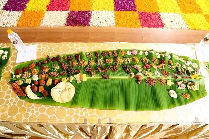 രുചിയുടെ മഹോത്സവമായി ആറന്മുള വള്ളസദ്യ; ആയിരക്കണക്കിന് ഭക്തര് പങ്കെടുത്തു രുചിയുടെ മഹോത്സവമായി ആറന്മുള വള്ളസദ്യ; ആയിരക്കണക്കിന് ഭക്തര് പങ്കെടുത്തു