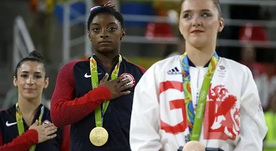 മധുര പതിനാറില്‍ ആമിക്ക് വെങ്കലം