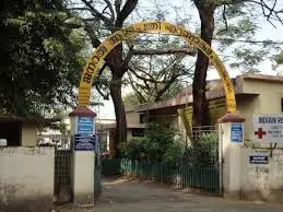 രോഗികള്ക്ക് വിനയായി എറണാകുളം ജനറല് ആശുപത്രിയില് ജീവനക്കാര് തമ്മിലുള്ള തര്ക്കം രോഗികള്ക്ക് വിനയായി എറണാകുളം ജനറല് ആശുപത്രിയില് ജീവനക്കാര് തമ്മിലുള്ള തര്ക്കം