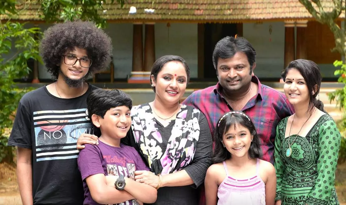 നിഷ സാരംഗ് നീലുവായി ഉപ്പും മുളകിൽ തുടരുമെന്ന് ചാനല്‍