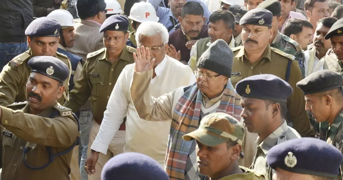 ലാലു നിരപരാധിയെന്ന് ജനങ്ങളെ ബോധ്യപ്പെടുത്താന് ആര്ജെഡിയുടെ ന്യായയാത്ര ലാലു നിരപരാധിയെന്ന് ജനങ്ങളെ ബോധ്യപ്പെടുത്താന് ആര്ജെഡിയുടെ ന്യായയാത്ര