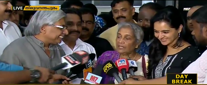 ആമിയെ കാണാന്‍ സുലോചന നാലപ്പാട്ടും സുഗതകുമാരിയും