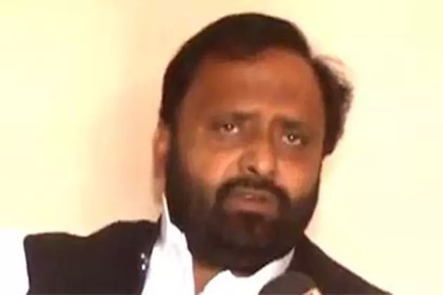 പുരുഷന് സ്ത്രീക്ക് ഹസ്തദാനം ചെയ്യുന്നത് തെറ്റെന്ന് ഉത്തര് പ്രദേശ് മന്ത്രി പുരുഷന് സ്ത്രീക്ക് ഹസ്തദാനം ചെയ്യുന്നത് തെറ്റെന്ന് ഉത്തര് പ്രദേശ് മന്ത്രി