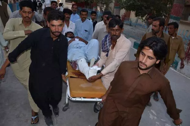 പെഷാവറില് ചാവേറാക്രമണത്തില് 16 മരണം പെഷാവറില് ചാവേറാക്രമണത്തില് 16 മരണം