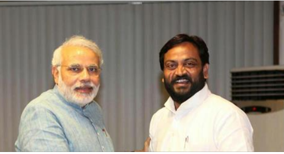 നരേന്ദ്രമോദി ആര്‍മി ബ്രിഗേഡ് സ്ഥാപകന്‍ പെണ്‍വാണിഭക്കേസില്‍ അറസ്റ്റില്‍