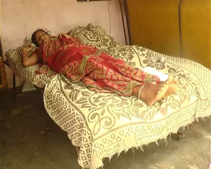 ഗര്ഭപാത്രത്തില് പെണ്കുഞ്ഞെന്ന് ജ്യോതിഷി; ഗര്ഭിണിക്ക് നേരെ ഭര്തൃമാതാവിന്റെ ആസിഡ് ആക്രമണം ഗര്ഭപാത്രത്തില് പെണ്കുഞ്ഞെന്ന് ജ്യോതിഷി; ഗര്ഭിണിക്ക് നേരെ ഭര്തൃമാതാവിന്റെ ആസിഡ് ആക്രമണം