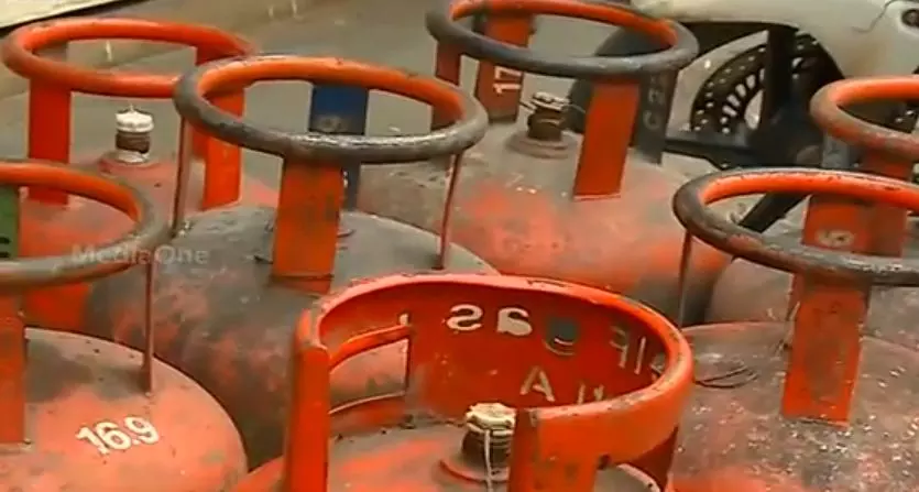 കട്ടപ്പനയില്‍ അനധികൃത ഗ്യാസ് ഏജന്‍സി