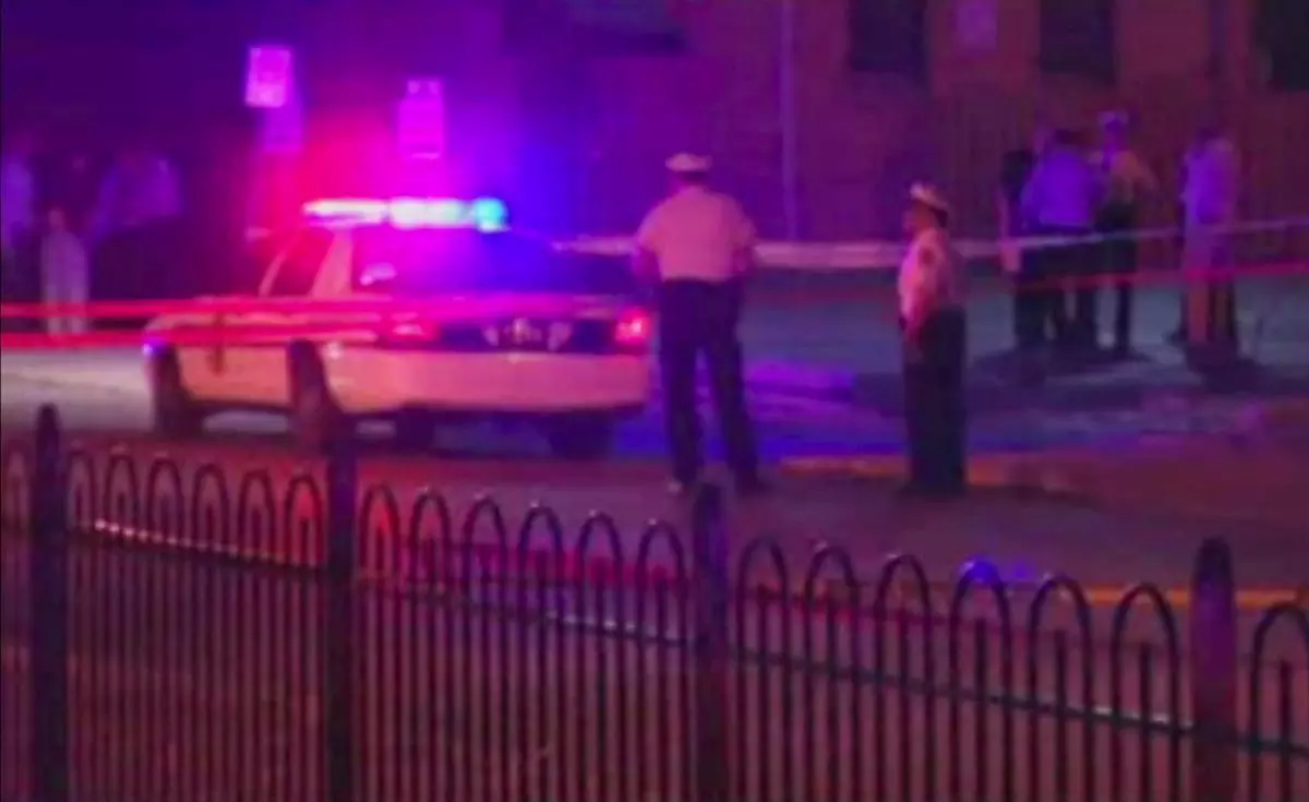 അമേരിക്കയില് കറുത്തവര്ഗക്കാരനായ കുട്ടിയെ പൊലീസ് വെടിവെച്ചുകൊന്നു അമേരിക്കയില് കറുത്തവര്ഗക്കാരനായ കുട്ടിയെ പൊലീസ് വെടിവെച്ചുകൊന്നു