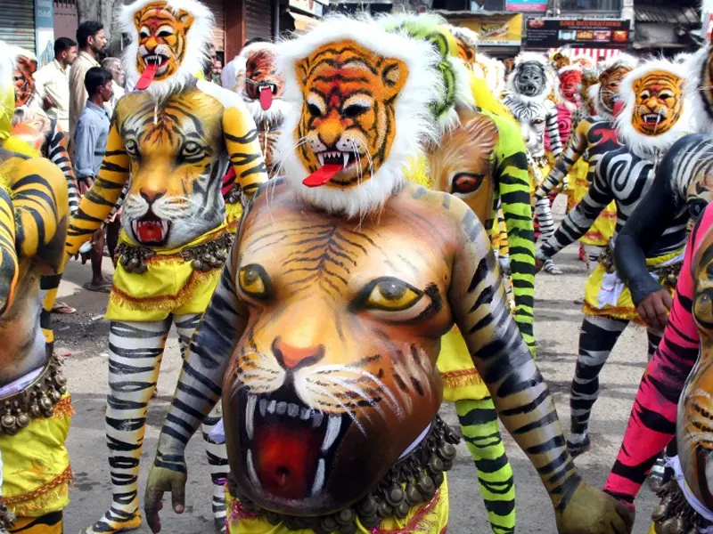 തൃശൂരില് നാളെ പുലികളിറങ്ങും തൃശൂരില് നാളെ പുലികളിറങ്ങും