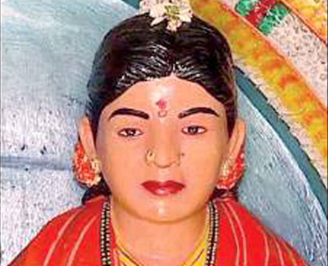 പ്രണയ ക്ഷേത്രം നിര്‍മ്മിച്ച് ഒരു കര്‍ഷകന്‍, പ്രതിഷ്ഠയായി ഭാര്യയും