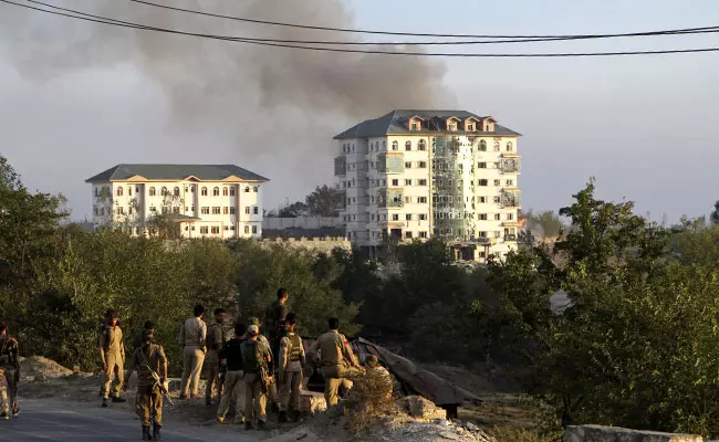 പാമ്പോറില്‍  രണ്ടാം ദിവസവും ഭീകരാക്രമണം തുടരുന്നു