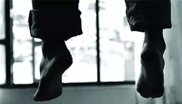 വണ്ടൂര് കസ്റ്റഡി മരണം; ആത്മഹത്യയാകാന് സാധ്യതയില്ലെന്ന് പൊലീസ് കംപ്ലെയിന്റ്സ് അതോറിറ്റി വണ്ടൂര് കസ്റ്റഡി മരണം; ആത്മഹത്യയാകാന് സാധ്യതയില്ലെന്ന് പൊലീസ് കംപ്ലെയിന്റ്സ് അതോറിറ്റി