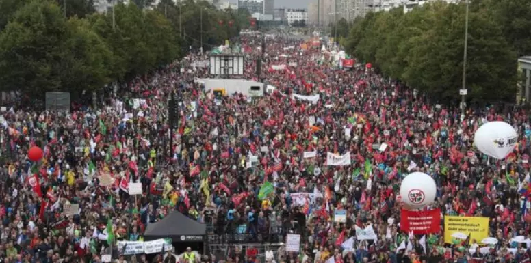 യൂറോപ്യന്‍ യൂണിയനുമായി യുഎസും കാനഡയും വ്യാപാരകരാറിന്; പ്രതിഷേധം ആളിക്കത്തുന്നു