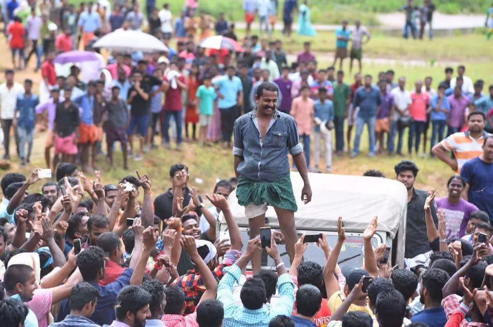 ആടു തോമയല്ല, കോട്ടയം കുഞ്ഞച്ചനുമല്ല, ഇത് മഡ് റേസിലെ പാലാക്കാരന്‍ അച്ചായന്‍