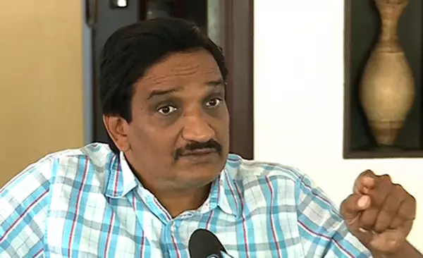 മെറിറ്റ് സീറ്റിലെ പാവപ്പെട്ട വിദ്യാര്ഥികള്ക്ക് ഫീസ് ഇളവ് നല്കാം: എംഇഎസ് മെറിറ്റ് സീറ്റിലെ പാവപ്പെട്ട വിദ്യാര്ഥികള്ക്ക് ഫീസ് ഇളവ് നല്കാം: എംഇഎസ്