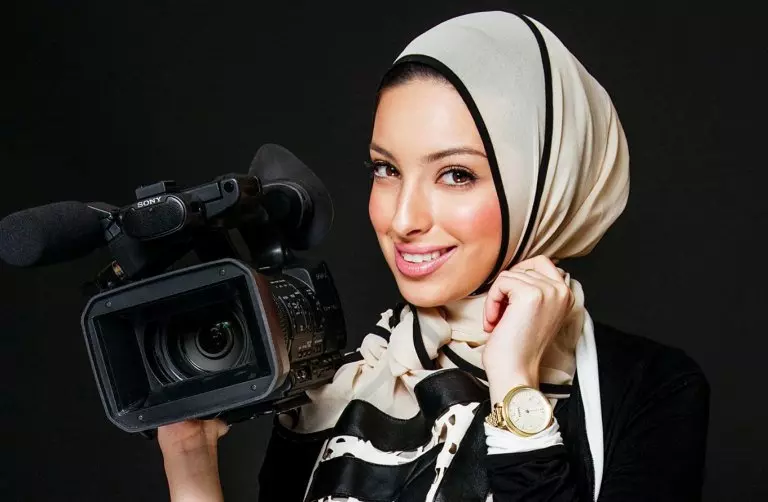 ഹിജാബ് ധരിച്ച് പ്ലേബോയ് മാഗസിന് മോഡലായി അമേരിക്കന്‍ മാധ്യമപ്രവര്‍ത്തക