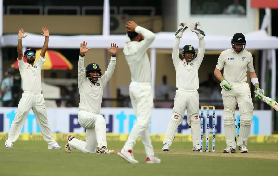 ന്യൂസിലാന്‍ഡ് 262 റണ്‍സിന് പുറത്ത്